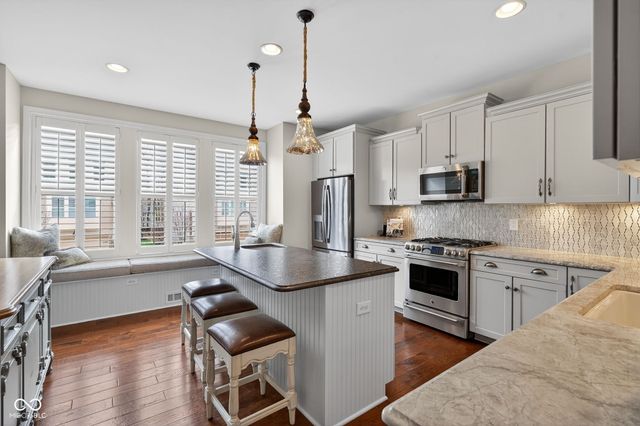 692 Greenford Trail N, Carmel, IN 46032