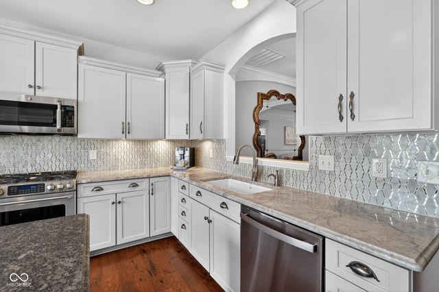 692 Greenford Trail N, Carmel, IN 46032