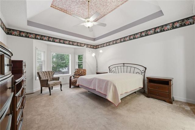 2016 NE WATERFIELD Drive, Blue Springs, MO 64014