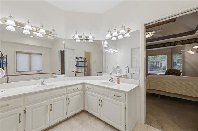 2016 NE WATERFIELD Drive, Blue Springs, MO 64014