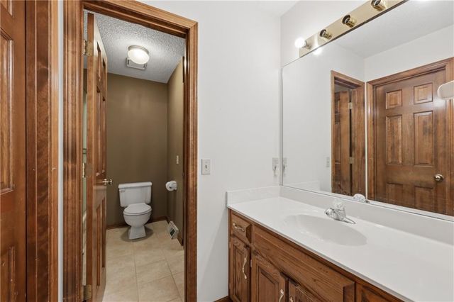 2016 NE WATERFIELD Drive, Blue Springs, MO 64014