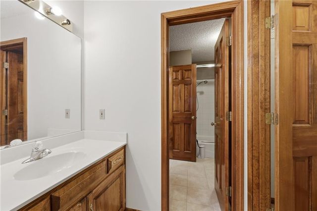 2016 NE WATERFIELD Drive, Blue Springs, MO 64014