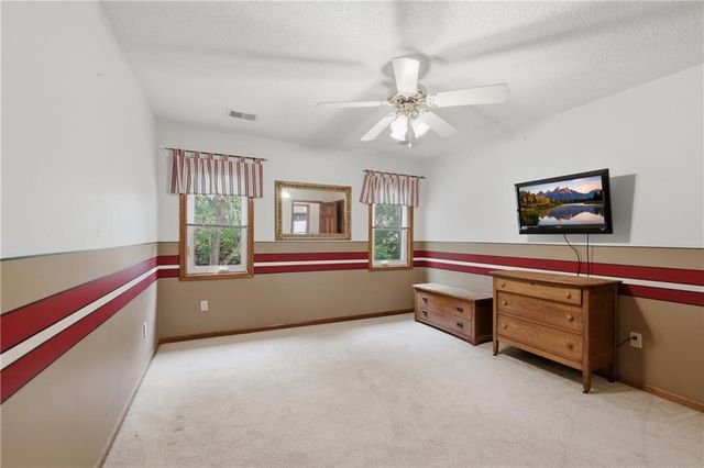 2016 NE WATERFIELD Drive, Blue Springs, MO 64014