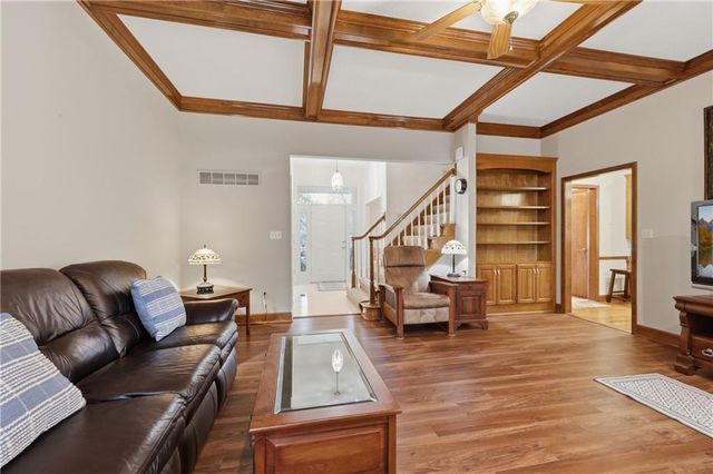 2016 NE WATERFIELD Drive, Blue Springs, MO 64014