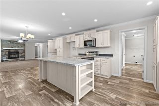 8807 E Lost College Road, Pekin, IN 47165