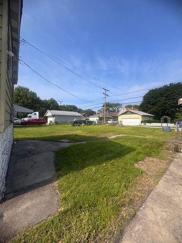 14035 S green Bay, Burnham, IL 60633
