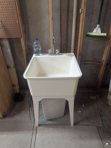 2424 dickens Ave. Avenue, Manhattan, KS 66502