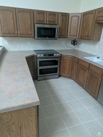 2424 dickens Ave. Avenue, Manhattan, KS 66502