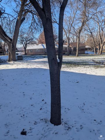 2424 dickens Ave. Avenue, Manhattan, KS 66502