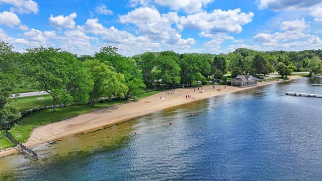 78 Menomonee ROAD, Williams Bay, WI 53191