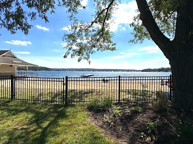 78 Menomonee ROAD, Williams Bay, WI 53191