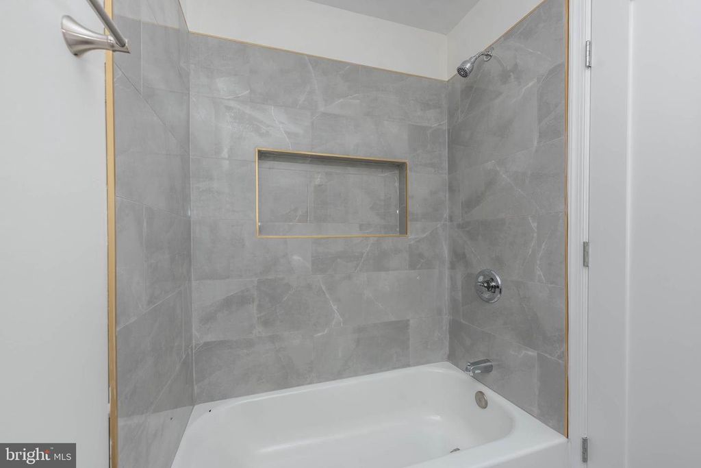 Image 9 of property listing at 23 S MORLEY ST, Baltimore, MD 21229