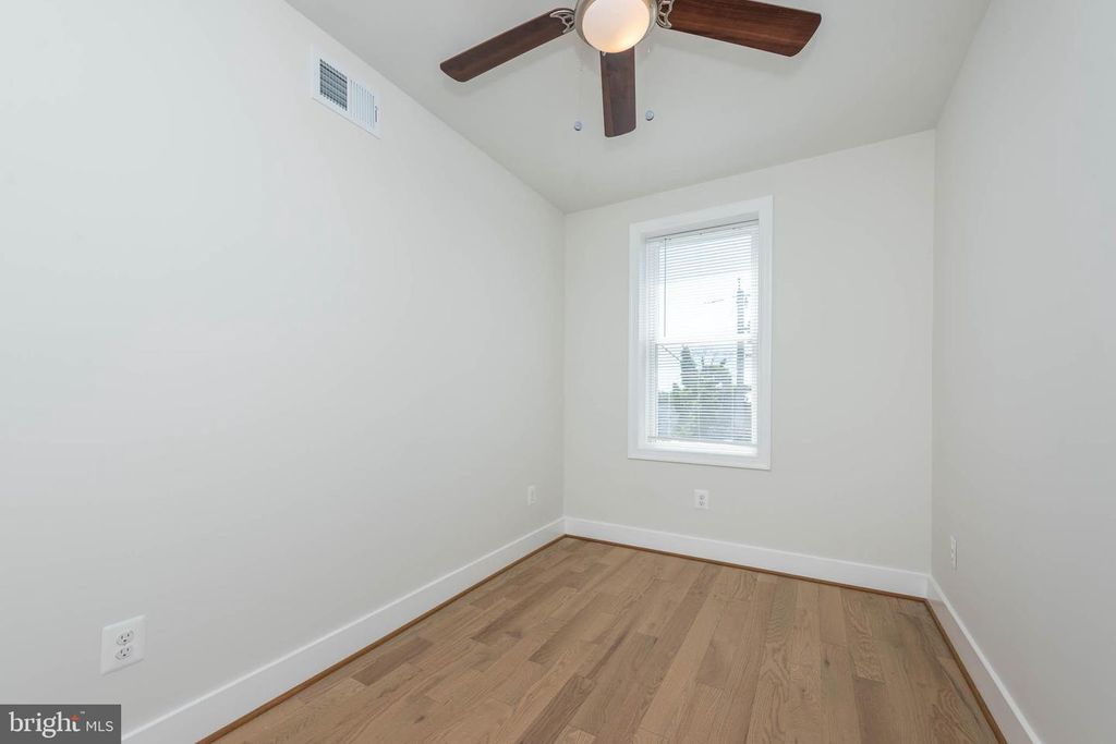 Image 14 of property listing at 23 S MORLEY ST, Baltimore, MD 21229