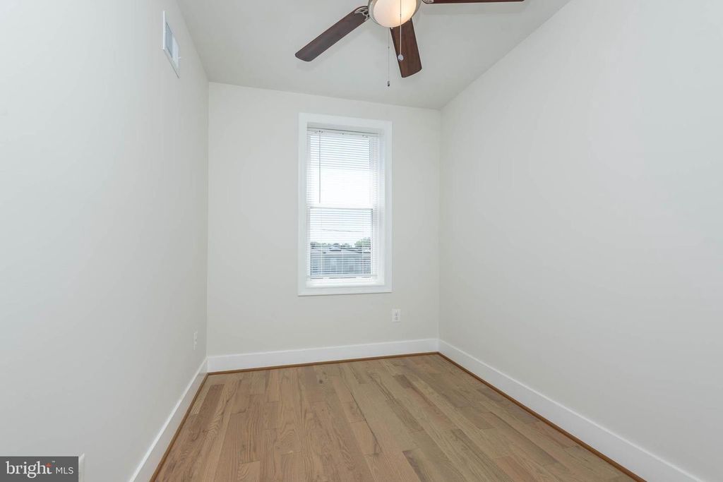 Image 16 of property listing at 23 S MORLEY ST, Baltimore, MD 21229