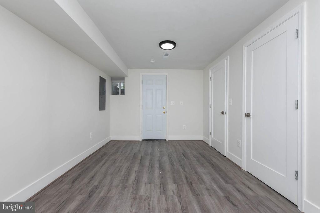 Image 18 of property listing at 23 S MORLEY ST, Baltimore, MD 21229