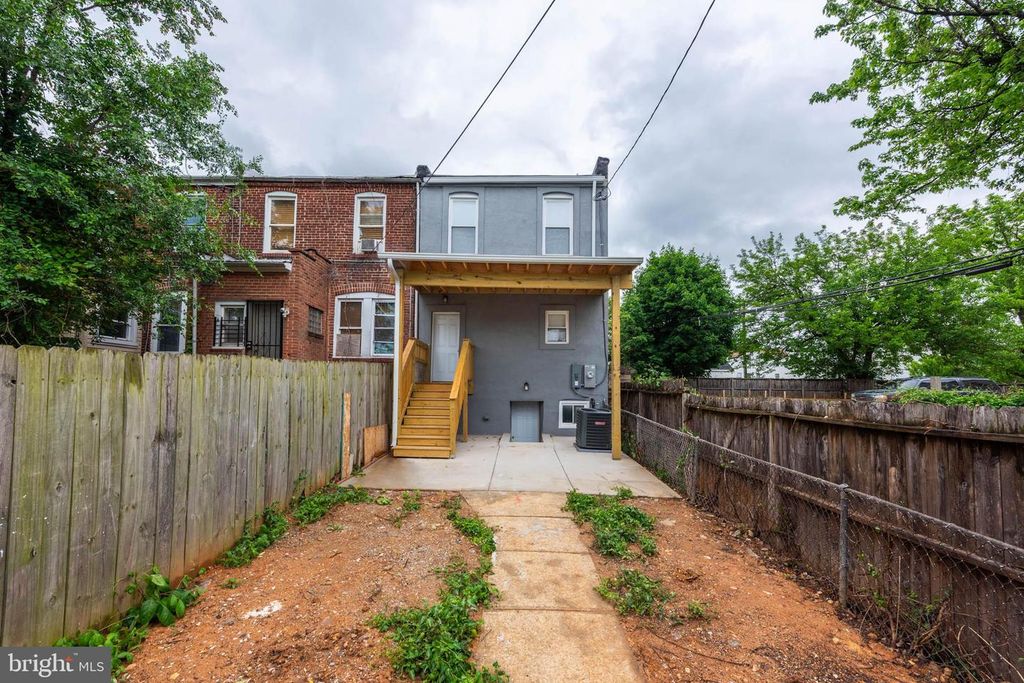 Image 23 of property listing at 23 S MORLEY ST, Baltimore, MD 21229