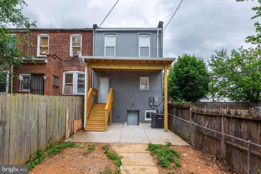 Image 24 of property listing at 23 S MORLEY ST, Baltimore, MD 21229