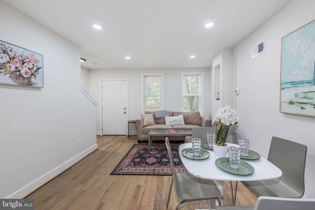 Image 4 of property listing at 23 S MORLEY ST, Baltimore, MD 21229