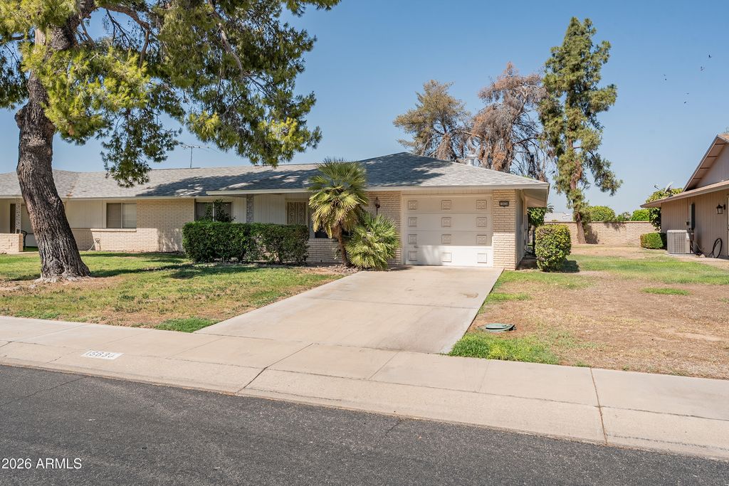 15630 N Lakeforest Drive, Sun City, AZ 85351 — exterior