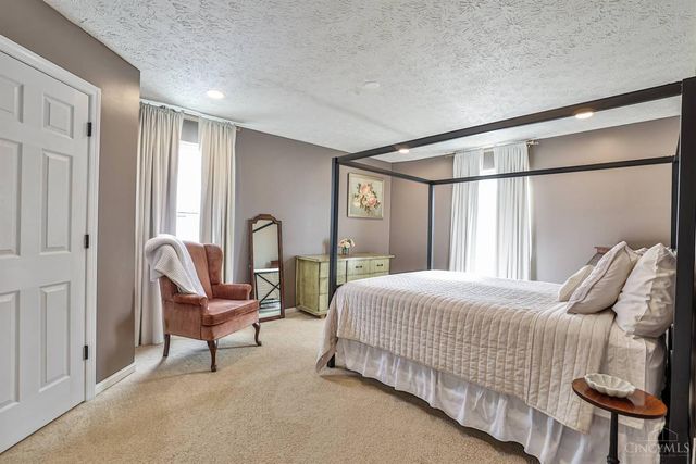 22 Iroquois Drive, Loveland, OH 45140