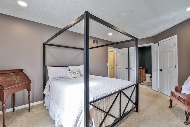 22 Iroquois Drive, Loveland, OH 45140