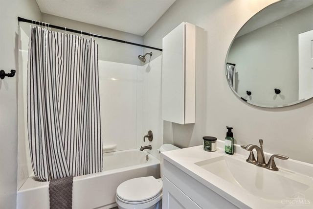 22 Iroquois Drive, Loveland, OH 45140