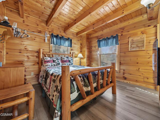 952 Iron Mountain Road, Pigeon Forge, TN 37863