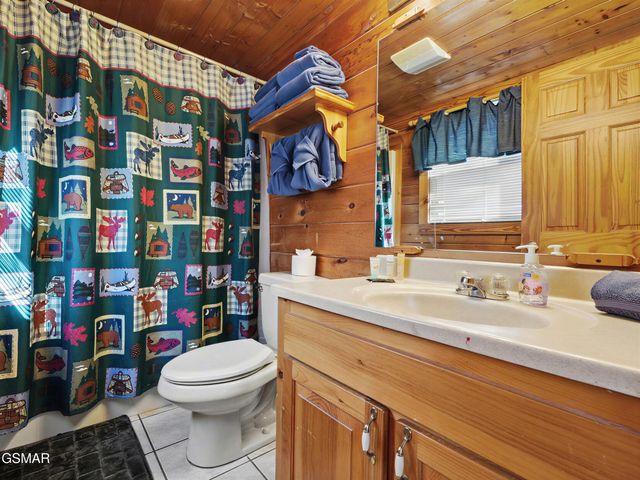 952 Iron Mountain Road, Pigeon Forge, TN 37863