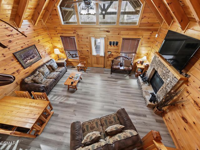 952 Iron Mountain Road, Pigeon Forge, TN 37863