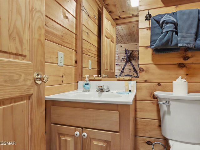 952 Iron Mountain Road, Pigeon Forge, TN 37863