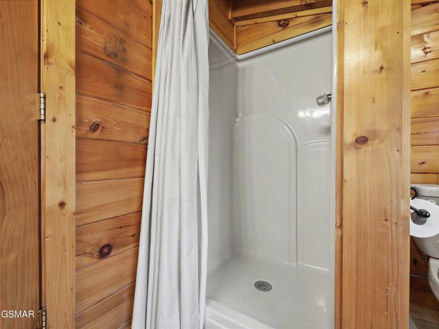 952 Iron Mountain Road, Pigeon Forge, TN 37863