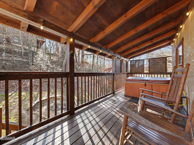 952 Iron Mountain Road, Pigeon Forge, TN 37863