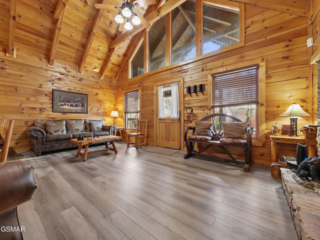 952 Iron Mountain Road, Pigeon Forge, TN 37863