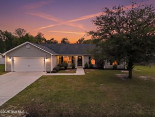 302 Tuscan Court, Richlands, NC 28574