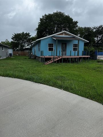 522 Grand Avenue, Bacliff, TX 77518