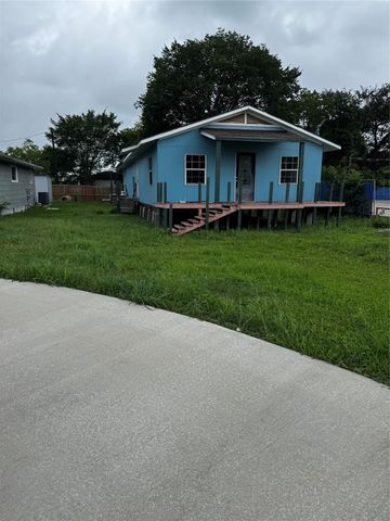 522 Grand Avenue, Bacliff, TX 77518