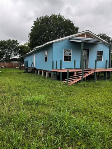 522 Grand Avenue, Bacliff, TX 77518