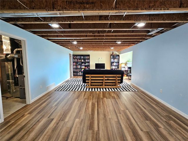 157 Bent Creek Drive, Marion, IA 52302