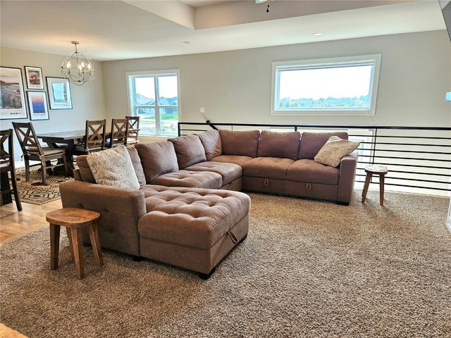 157 Bent Creek Drive, Marion, IA 52302