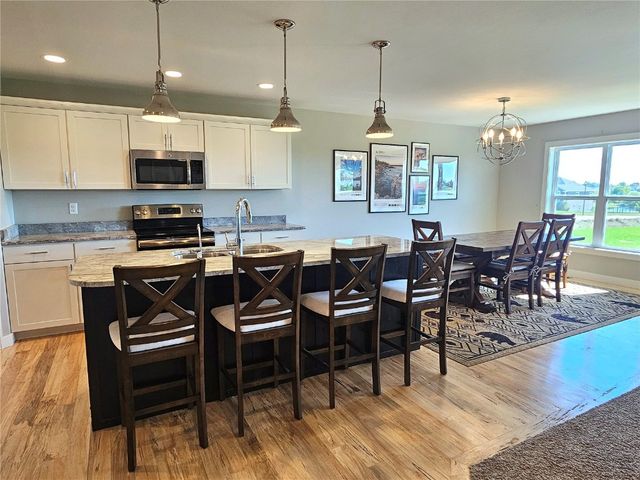 157 Bent Creek Drive, Marion, IA 52302