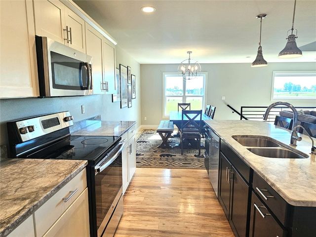 157 Bent Creek Drive, Marion, IA 52302