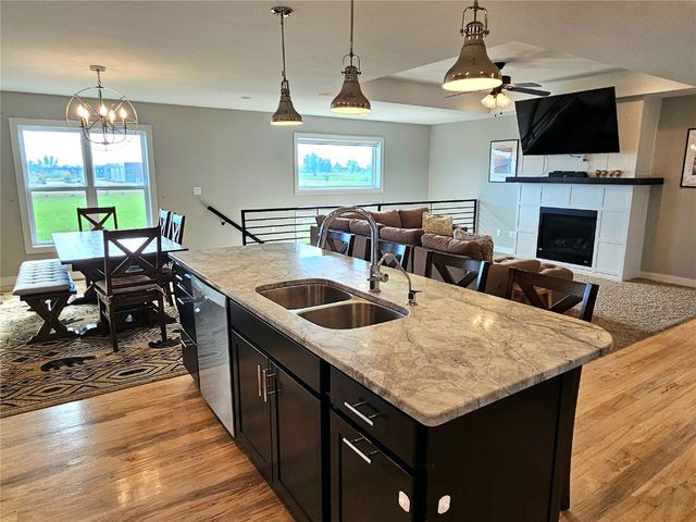 157 Bent Creek Drive, Marion, IA 52302