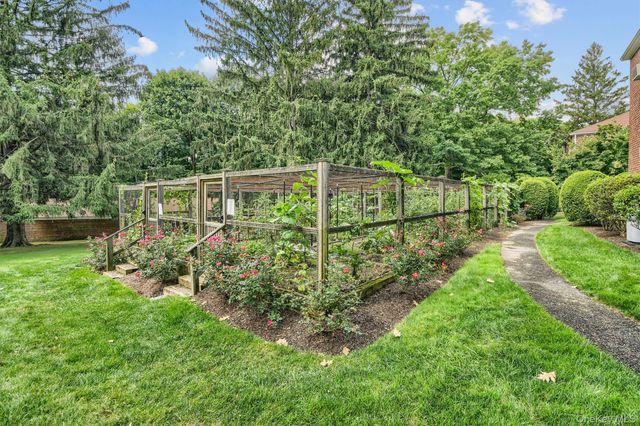 6 Bryant Crescent 1H, White Plains, NY 10605