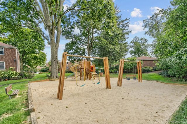 6 Bryant Crescent 1H, White Plains, NY 10605