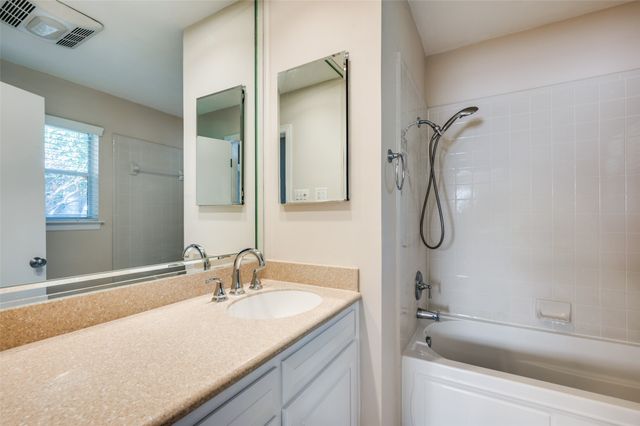 6113 Trail Lake Drive, Fort Worth, TX 76133