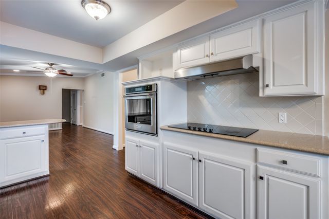 6113 Trail Lake Drive, Fort Worth, TX 76133