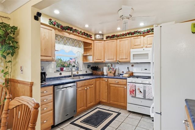 100 Burbank Dr, Hempfield Twp, PA 15642