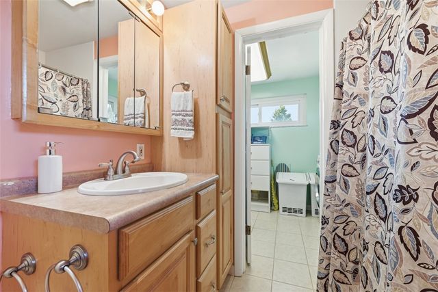 100 Burbank Dr, Hempfield Twp, PA 15642