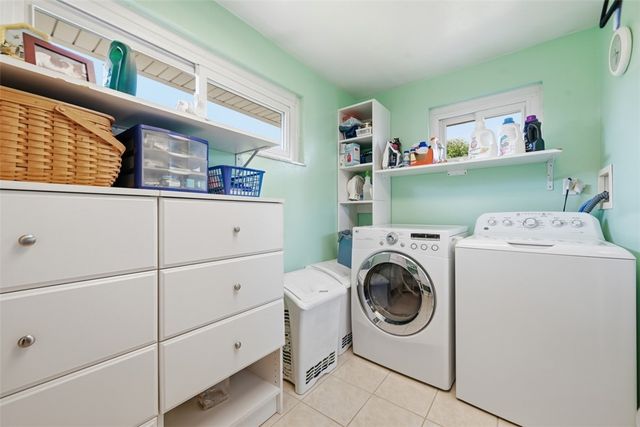 100 Burbank Dr, Hempfield Twp, PA 15642