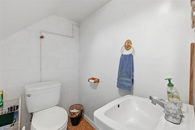 100 Burbank Dr, Hempfield Twp, PA 15642